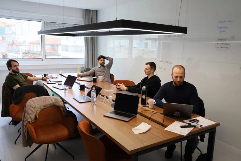 Diagrid team working